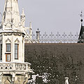 Nach der Montage: Firstgeländer am Rathaus in München